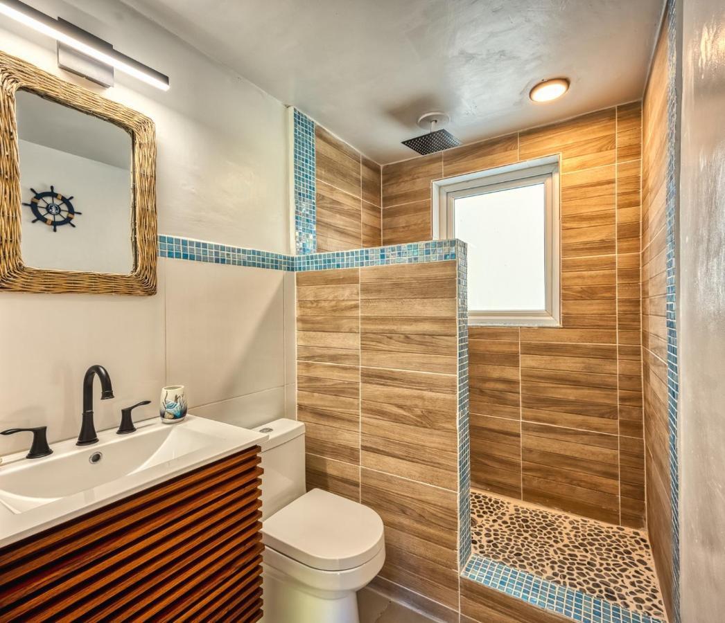 Apartment In Downtown At The Beach Нассау Екстер'єр фото