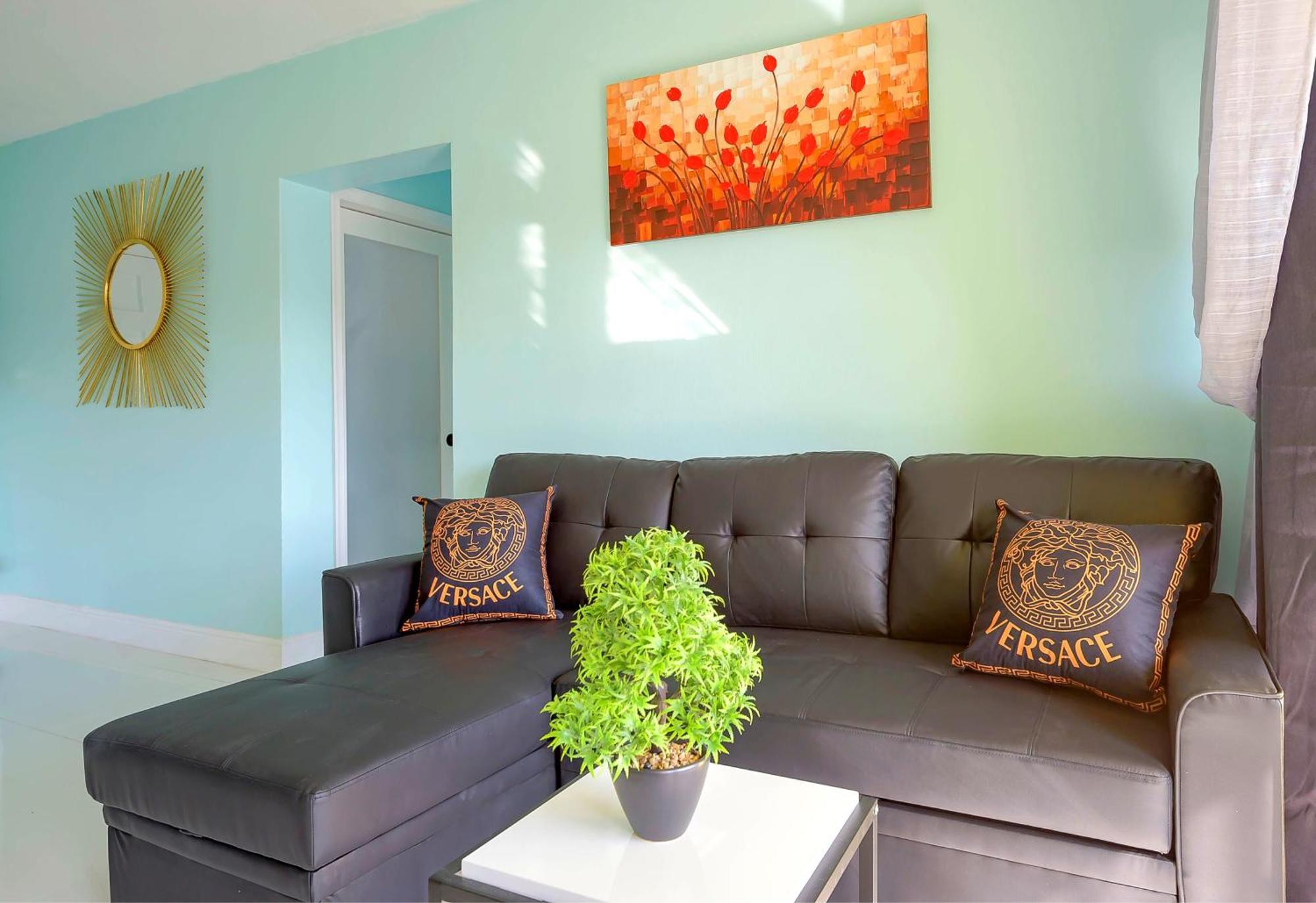 Apartment In Downtown At The Beach Нассау Екстер'єр фото