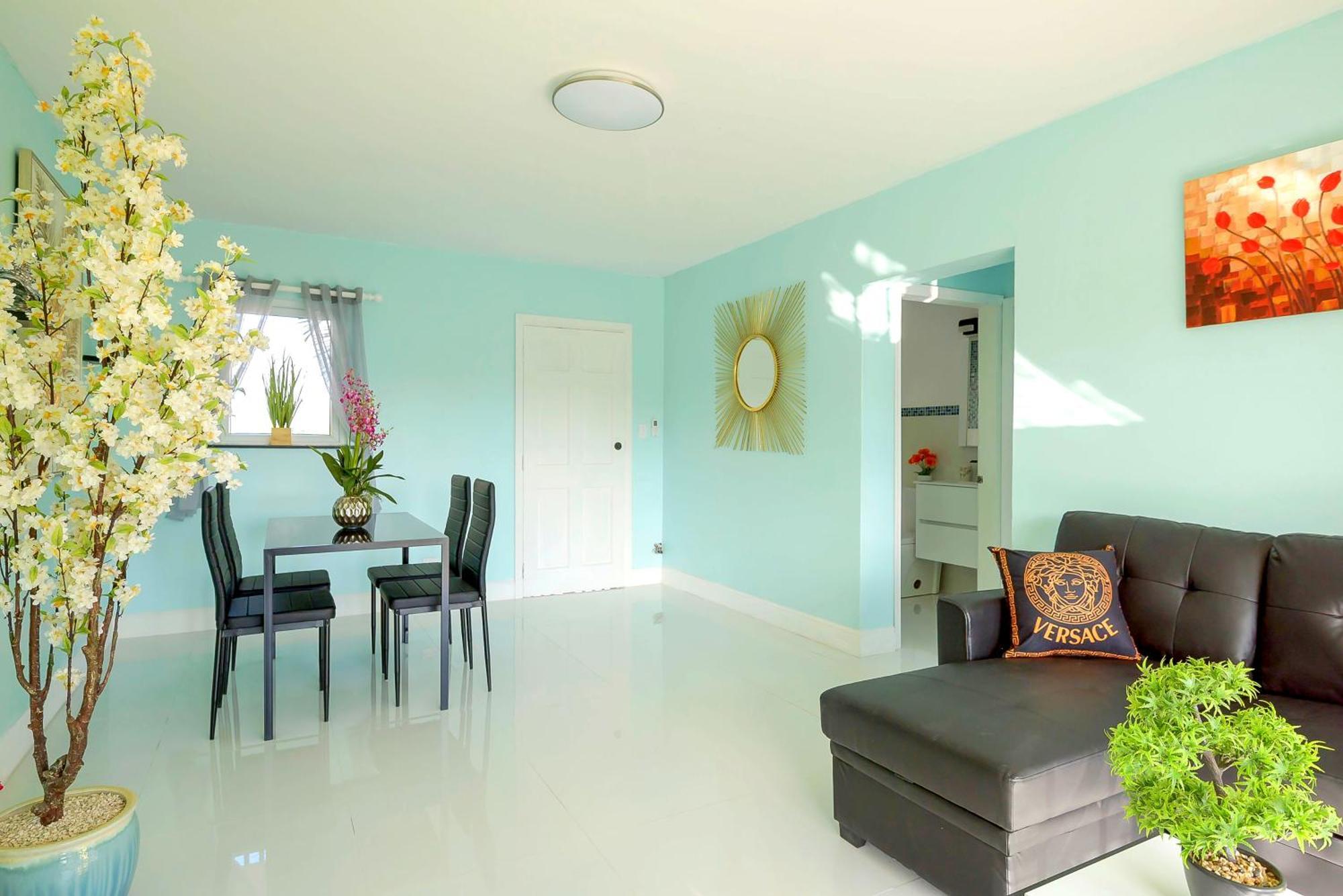 Apartment In Downtown At The Beach Нассау Екстер'єр фото