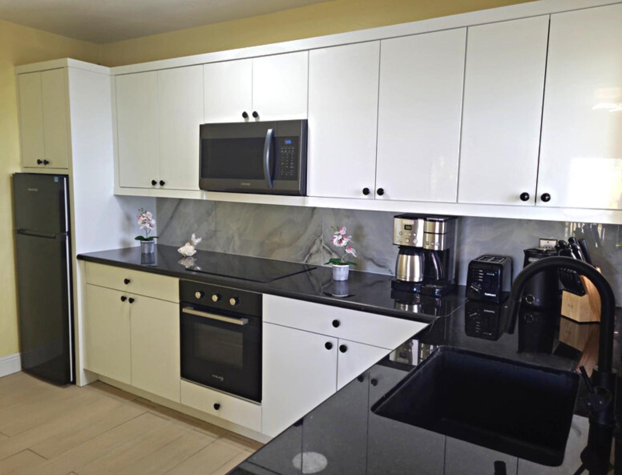 Apartment In Downtown At The Beach Нассау Екстер'єр фото
